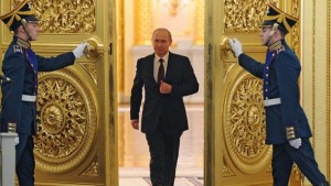 wladimir-putin-vor-der-rede-an-die-nation